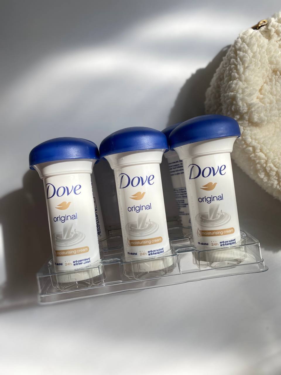 مام قارچی داو دئودورانت ،حاوی مرطوب کننده، فرمولاسیون ملایم و بدون الکل،ضد تعریق و ضد قارچ، رایحه ملایم و ماندگار